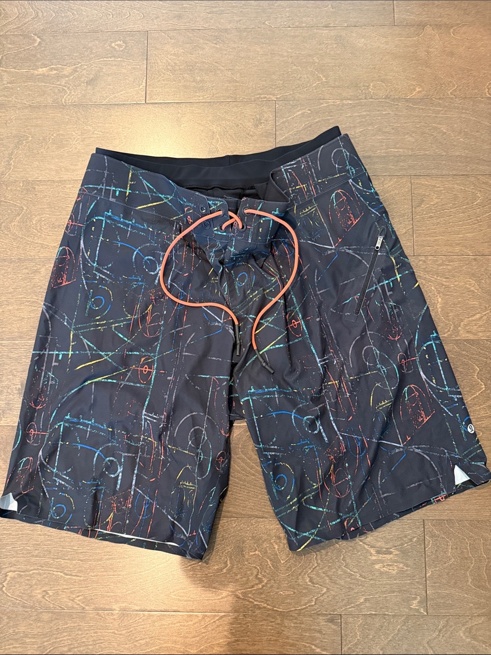 Men’s Lululemon Athletica Black Board Swim Shorts Abstract Print - Size 38